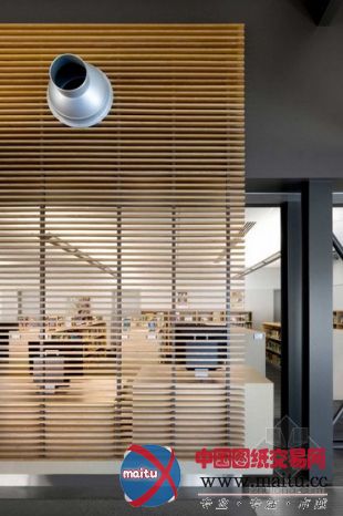 HMC Architects设计的美国Orchard学校图书馆