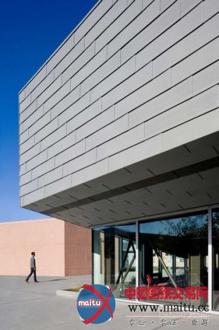 HMC Architects设计的美国Orchard学校图书馆