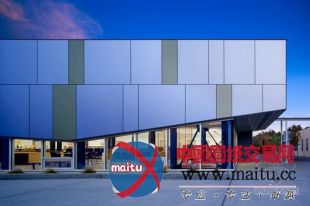 HMC Architects设计的美国Orchard学校图书馆