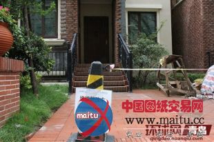 青岛别墅盖在淤泥上 现地基下沉墙体开裂