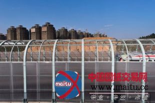 昆明地铁脱轨致1死1伤现场:司机室凹陷挡风玻璃全碎