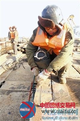 大连双层车道悬索桥底座已经建设成形