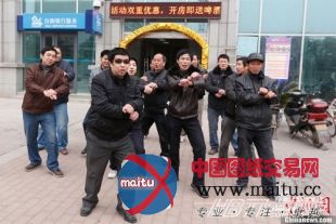 为讨工程款 农民工跳起讨薪Style