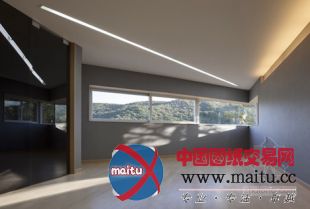 JOHO Architecture设计的韩国弯曲的房子