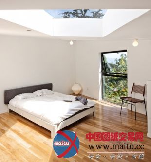 匿名建筑师设计的洛杉矶“BIG & small”住宅