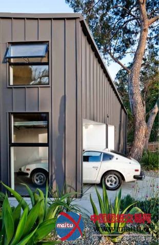 匿名建筑师设计的洛杉矶“BIG & small”住宅