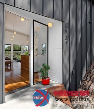 匿名建筑师设计的洛杉矶“BIG & small”住宅