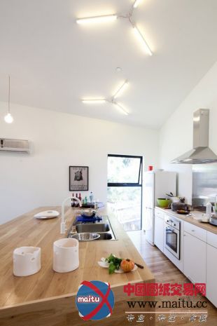 匿名建筑师设计的洛杉矶“BIG & small”住宅