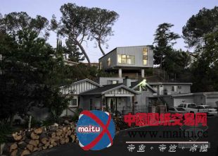 匿名建筑师设计的洛杉矶“BIG & small”住宅