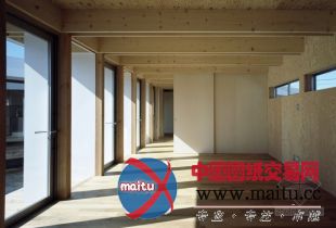 Masao Yahagi Architects设计的日本福冈V型对称木屋