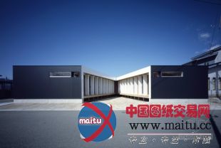 Masao Yahagi Architects设计的日本福冈V型对称木屋