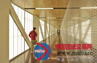 LEO A DALY设计的美国Bessemer货物配送中心