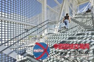 LEO A DALY设计的美国Bessemer货物配送中心