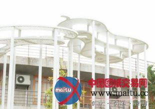 台湾交大艺术新亮点 现巨大瓜棚景观