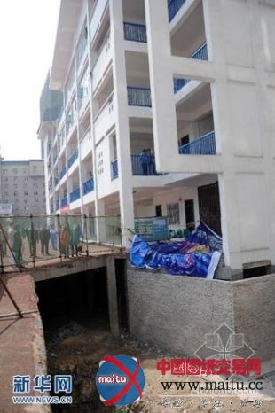 不到半年的新教学楼塌陷凸显质量监管“沦网”