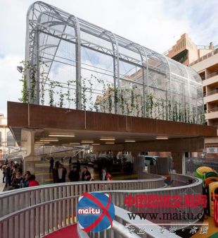 Guzmán de Yarza Blache设计西班牙架高体育场