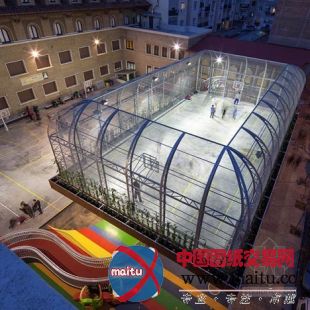 Guzmán de Yarza Blache设计西班牙架高体育场