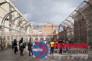 Guzmán de Yarza Blache设计西班牙架高体育场