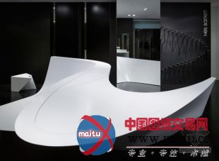 扎哈·哈迪德设计的香港“店中店”展台