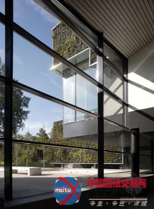 VenhoevenCS设计的荷兰花草城堡获提名