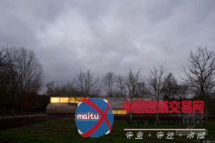 70F建筑事务所设计的荷兰木制羊厩