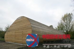 70F建筑事务所设计的荷兰木制羊厩