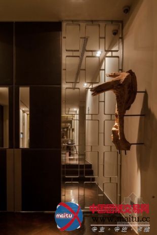 葡萄牙优雅的酒吧空间设计