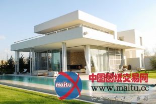 绿水环绕的私人住宅设计