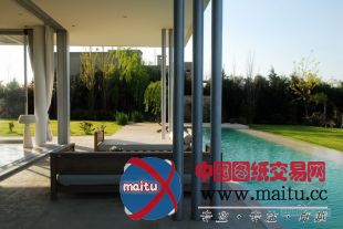 绿水环绕的私人住宅设计