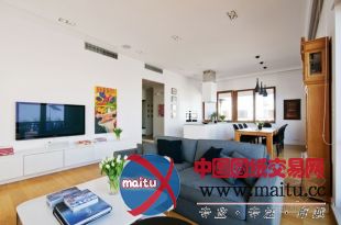 波兰宽敞舒适的阁楼住宅设计