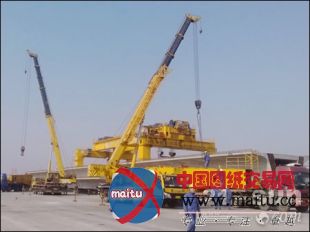 徐工架桥机开赴胶州湾中交二航局莱阳梁场