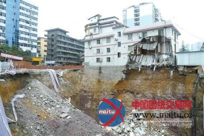 四川一工地野蛮施工 办公楼惊现“大窟窿”
