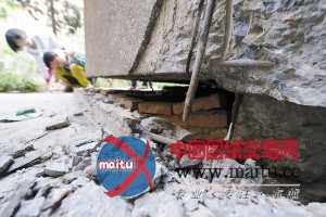 昆明白马东区10栋楼房成危房 住户须紧急搬离