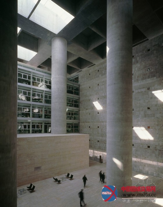 西班牙当代建筑师阿尔伯托·坎波·巴埃萨获2013年布鲁特建筑奖