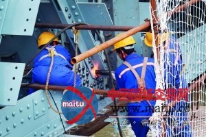 拼装海珠桥 引众人围观(组图)