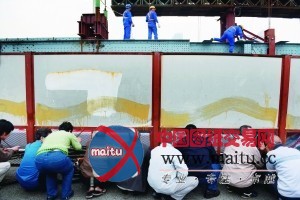 拼装海珠桥 引众人围观(组图)