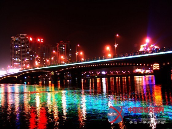 闽江桥灯光改造成就流光溢彩夜景(组图)
