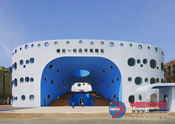 迫庆一郎设计彩虹般的天津循环幼儿园设计