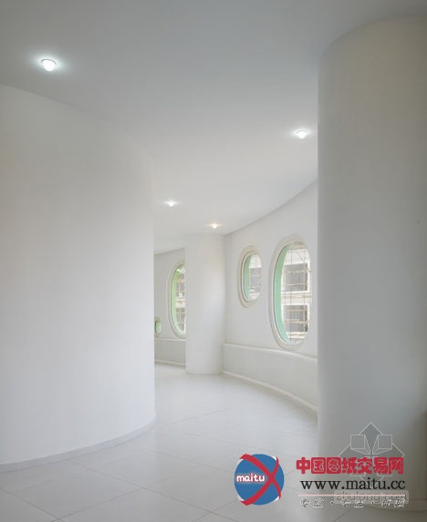 迫庆一郎设计彩虹般的天津循环幼儿园设计