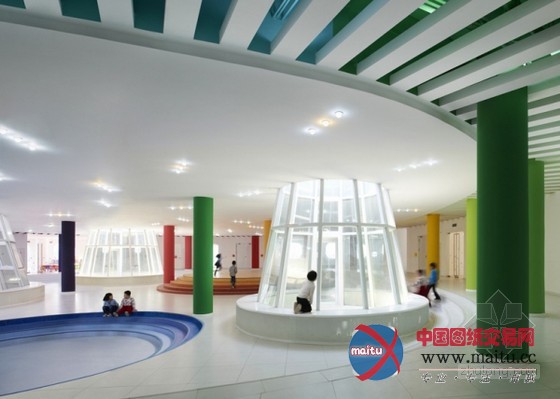 迫庆一郎设计彩虹般的天津循环幼儿园设计