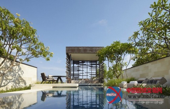 简约时尚环保型的巴厘岛乌鲁瓦图酒店设计