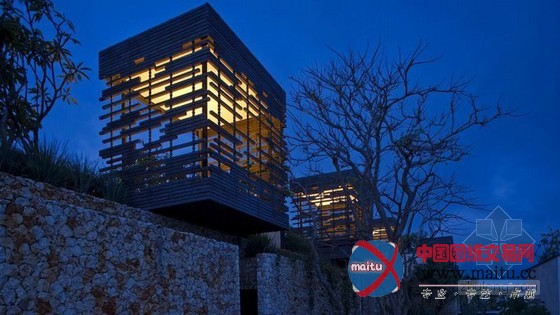 简约时尚环保型的巴厘岛乌鲁瓦图酒店设计