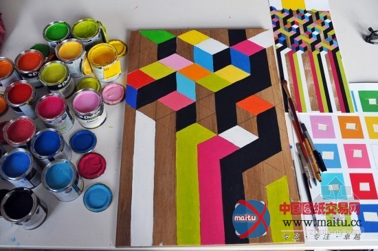 色彩鲜艳的临时Movement咖啡厅设计