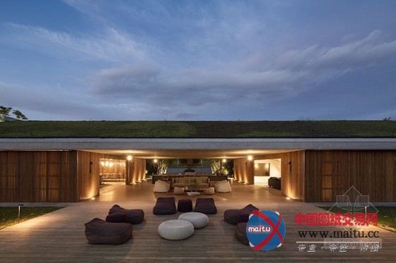 Studio MK27设计的MM住宅绿色屋顶