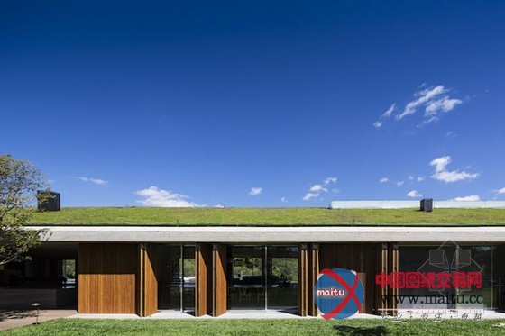 Studio MK27设计的MM住宅绿色屋顶