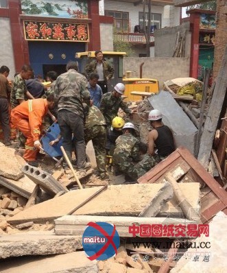 河南施工楼房倒塌致7死21伤 是否安全施工惹人怀疑