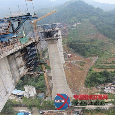 贵广铁路最高桥莫家寨特大桥主跨合龙