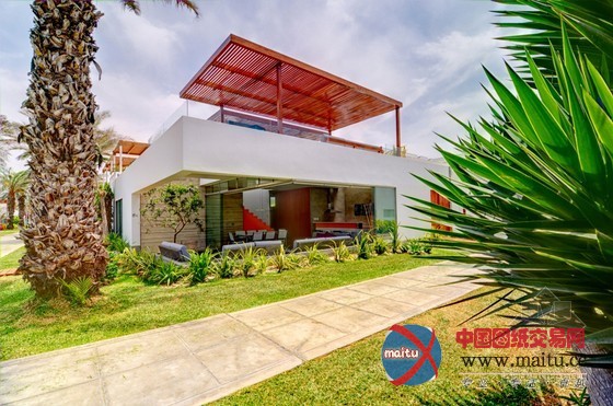 秘鲁风景优美的白色盒子状住宅装修设计