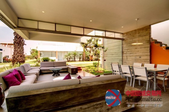 秘鲁风景优美的白色盒子状住宅装修设计