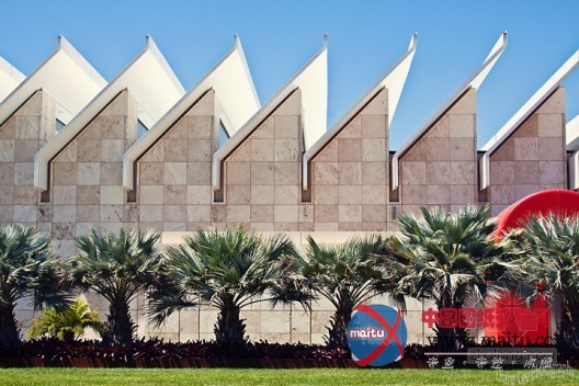 彼得·卒母托的洛杉矶郡立艺术博物馆变“村落”